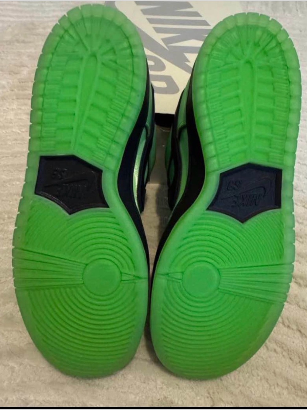 Power puff buttercups dunks sb size 11 green - Picture 3 of 3